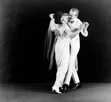 Vernon and Irene Castle in early twentieth-century ballroom dress